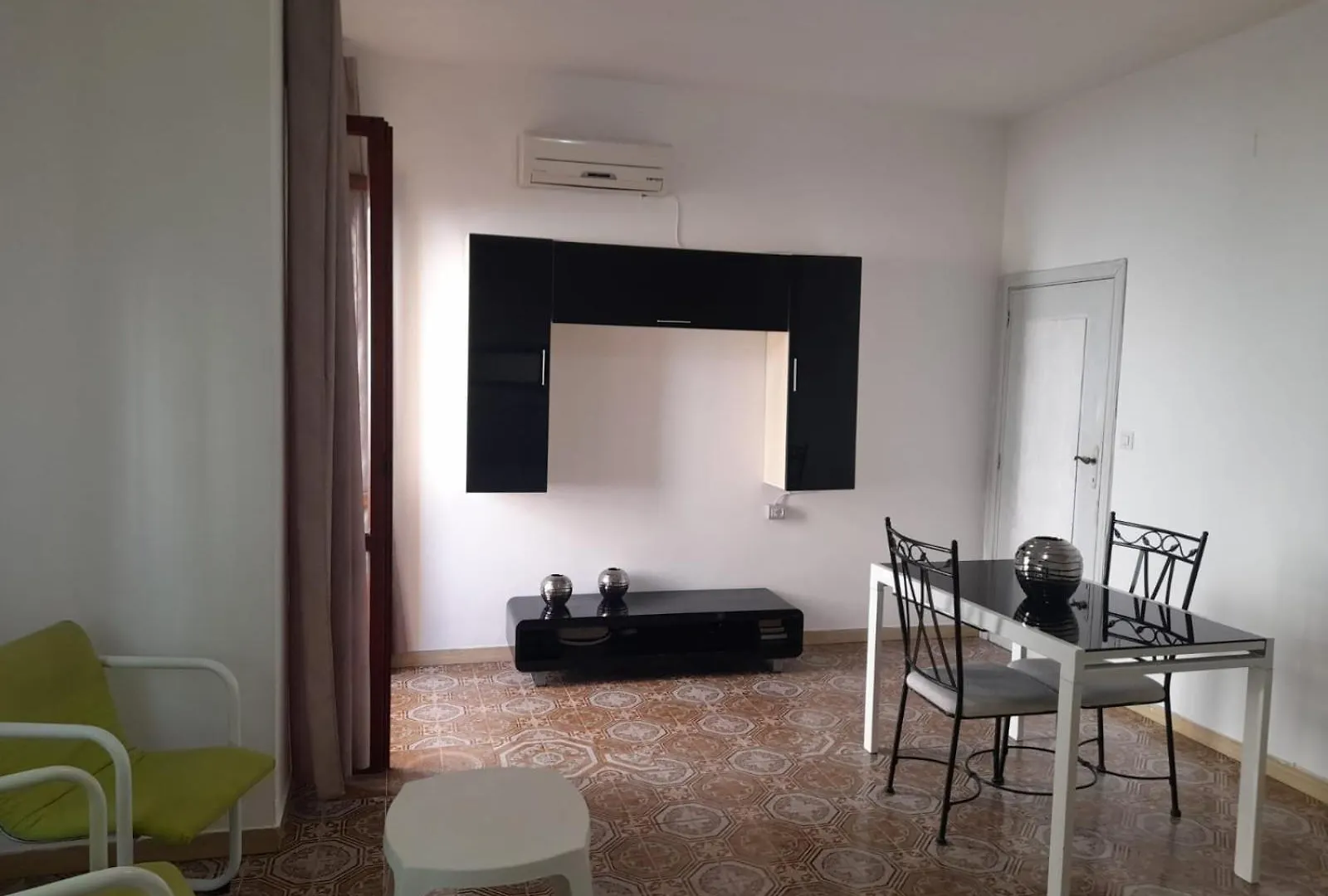 Alojamento de Acomodação e Pequeno-almoço Via F 41 Acomodação com café da manhã Alghero