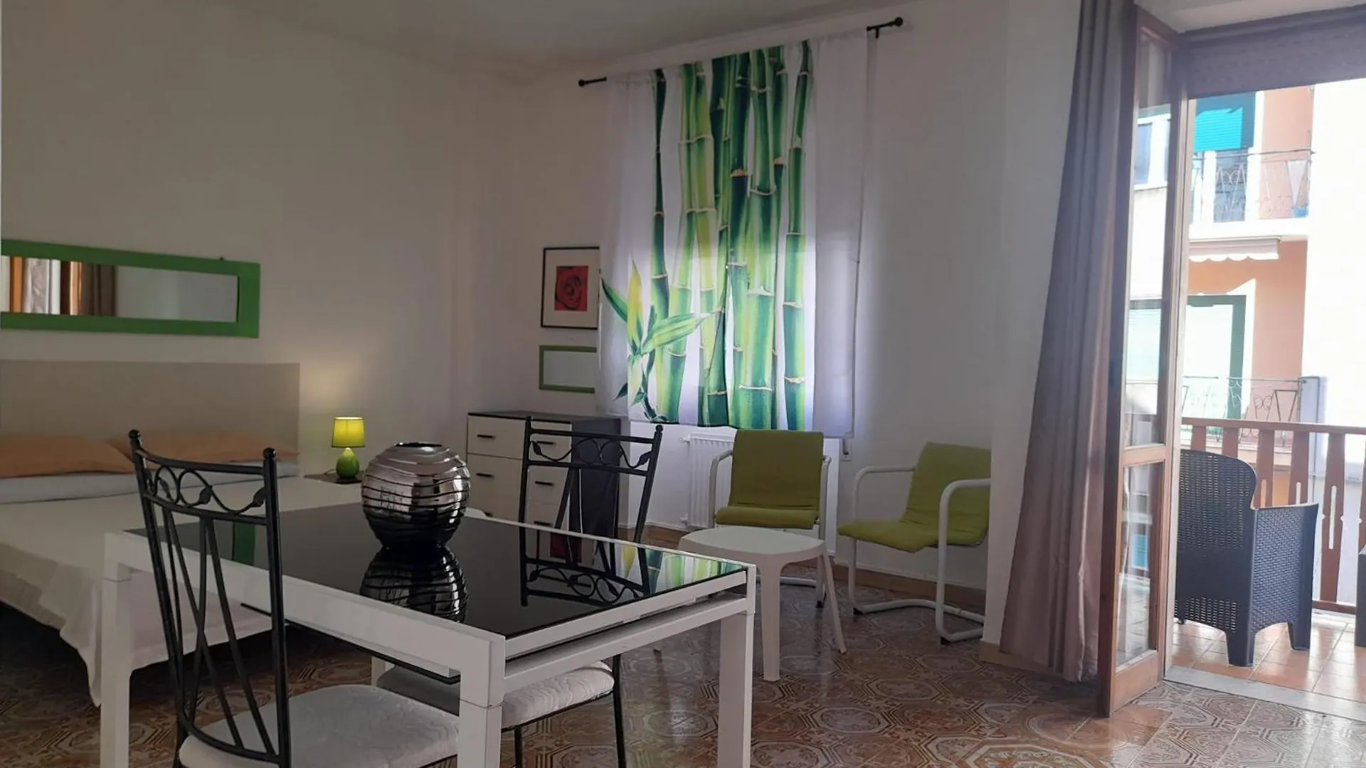 Alojamento de Acomodação e Pequeno-almoço Via F 41 Acomodação com café da manhã Alghero